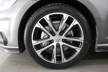 VOLKSWAGEN GOLF 2.0 TDI R-Line Hatchback 5dr Diesel DSG Euro 6 (s/s) (150 ps)