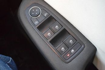 RENAULT CLIO 1.6 E-TECH Techno Hatchback 5dr Petrol Hybrid Auto Euro 6 (s/s) 