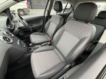 VAUXHALL CORSA 1.4 16V SE Hatchback 5dr Petrol Auto Euro 5 (100 ps)