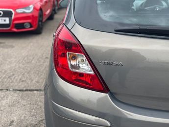 VAUXHALL CORSA 1.4 16V SE Hatchback 5dr Petrol Auto Euro 5 (100 ps)