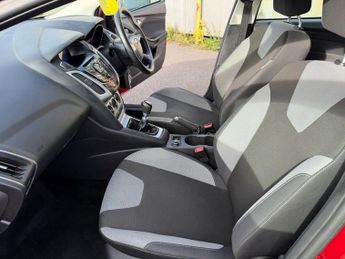 FORD FOCUS 1.6 TDCi Zetec Hatchback 5dr Diesel Manual Euro 5 (s/s) (115 ps)