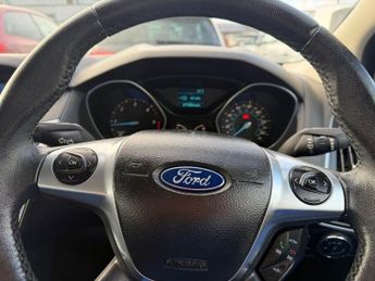 FORD FOCUS 1.6 TDCi Zetec Hatchback 5dr Diesel Manual Euro 5 (s/s) (115 ps)