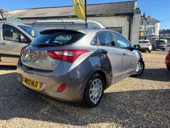 HYUNDAI I30 1.4 CRDi Classic Hatchback 5dr Diesel Manual Euro 5 (90 ps)