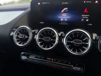 MERCEDES-BENZ EQA EQA 250 66.5kWh AMG Line (Premium) SUV 5dr Electric Auto (190 ps