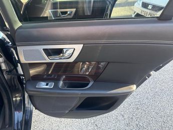 JAGUAR XF 2.2d Portfolio Sportbrake 5dr Diesel Auto Euro 5 (s/s) (200 ps)