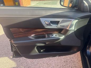 JAGUAR XF 2.2d Portfolio Sportbrake 5dr Diesel Auto Euro 5 (s/s) (200 ps)