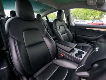 TESLA Model 3 Standard Range Plus Saloon 4dr Electric Auto RWD (241 bhp)