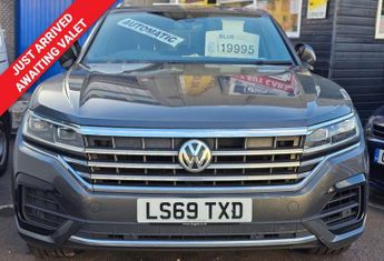 Used VOLKSWAGEN TOUAREG 3.0 TDI V6 R-Line Tech SUV 5dr Diesel Tiptronic 4Motion Euro 6 (