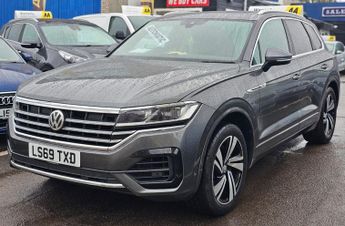 VOLKSWAGEN TOUAREG AUTOMATIC 3.0 TDI V6 R-Line Tech SUV 5dr Diesel Tiptronic 4Motio