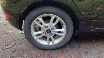 FORD FIESTA 1.0T EcoBoost Zetec Hatchback 5dr Petrol Powershift Euro 6 (100 