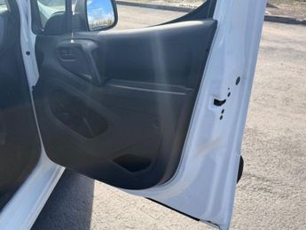 PEUGEOT PARTNER 1.6 BlueHDi 756 S Panel Van 6dr Diesel Manual L2 (112 g/km, 97.6