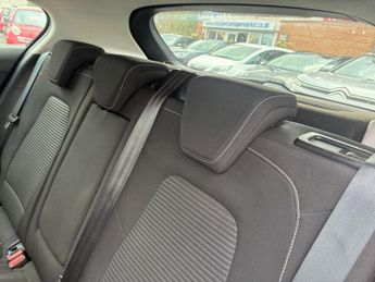 FORD FOCUS 1.0T EcoBoost Titanium Hatchback 5dr Petrol Auto Euro 6 (s/s) (1