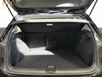VOLKSWAGEN GOLF 1.5 eTSI MHEV Style Hatchback 5dr Petrol Hybrid DSG Euro 6 (s/s)