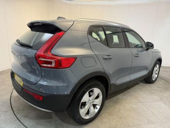 VOLVO XC40 2.0 T4 Momentum SUV 5dr Petrol Auto Euro 6 (s/s) (190 ps)