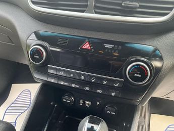 HYUNDAI TUCSON 1.6 CRDi Premium SUV 5dr Diesel DCT Euro 6 (s/s) (136 ps)