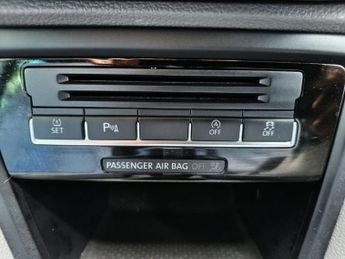 VOLKSWAGEN SHARAN 2.0 TDI BlueMotion Tech SE Nav MPV 5dr Diesel DSG Euro 6 (s/s) (