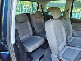 VOLKSWAGEN SHARAN 2.0 TDI BlueMotion Tech SE Nav MPV 5dr Diesel DSG Euro 6 (s/s) (