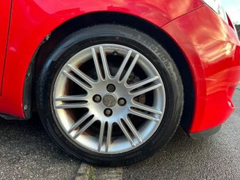 TOYOTA YARIS 1.3 SR Hatchback 3dr Petrol Multimode (136 g/km, 85 bhp)