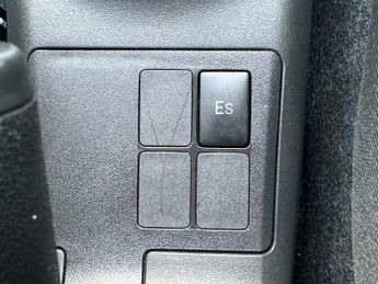 TOYOTA YARIS 1.3 SR Hatchback 3dr Petrol Multimode (136 g/km, 85 bhp)