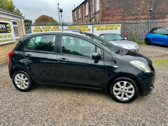 TOYOTA YARIS 1.3 VVT-i Zinc Hatchback 5dr Petrol Manual (141 g/km, 85 bhp)