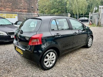 TOYOTA YARIS 1.3 VVT-i Zinc Hatchback 5dr Petrol Manual (141 g/km, 85 bhp)