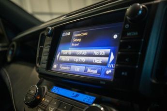 TOYOTA RAV4 2.5 VVT-h Design SUV 5dr Petrol Hybrid CVT 4WD Euro 6 (s/s) (197