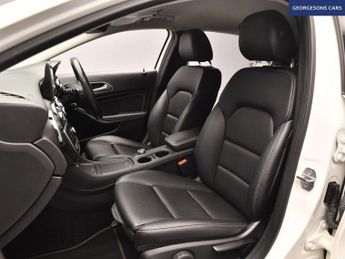 MERCEDES-BENZ GLA CLASS 2.1 GLA220d Sport (Executive) SUV 5dr Diesel 7G-DCT 4MATIC Euro 