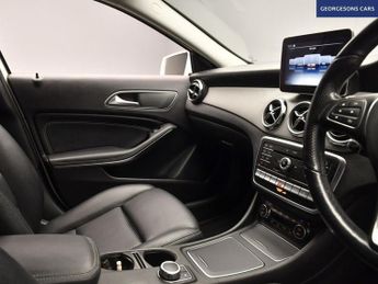 MERCEDES-BENZ GLA CLASS 2.1 GLA220d Sport (Executive) SUV 5dr Diesel 7G-DCT 4MATIC Euro 