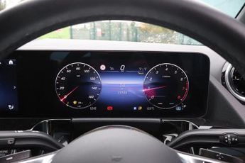 MERCEDES-BENZ GLA CLASS 1.3 GLA200h MHEV Sport (Executive) SUV 5dr Petrol Hybrid 7G-DCT 