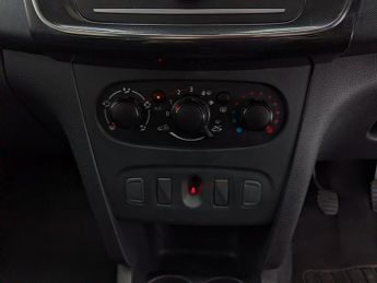 DACIA SANDERO 1.0 SCe Essential Hatchback 5dr Petrol Manual Euro 6 (75 ps)