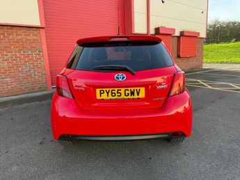 TOYOTA YARIS 1.5 VVT-h Design Hatchback 5dr Petrol Hybrid E-CVT Euro 6 (101 p