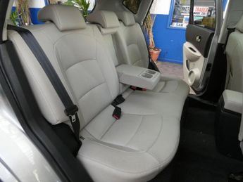 NISSAN QASHQAI 2.0 Tekna SUV 5dr Petrol CVT 2WD Euro 5 (140 ps)