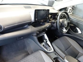 TOYOTA YARIS 1.5 VVT-h Design Hatchback 5dr Petrol Hybrid E-CVT Euro 6 (s/s) 