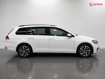 VOLKSWAGEN GOLF 1.6 TDI Match Estate 5dr Diesel DSG Euro 6 (s/s) (115 ps) Front 
