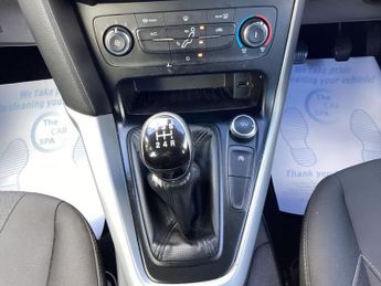 FORD FOCUS 1.0T EcoBoost Zetec Hatchback 5dr Petrol Manual Euro 6 (s/s) (10