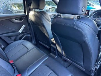 AUDI Q2 1.6 TDI 30 S line SUV 5dr Diesel S Tronic Euro 6 (s/s) (116 ps)