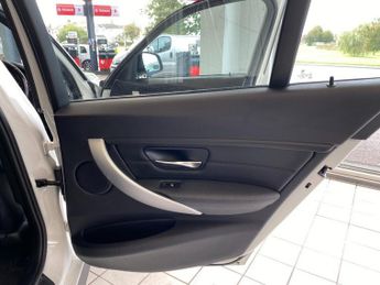 BMW 3 SERIES 3.0 335d M Sport Saloon 4dr Diesel Auto xDrive Euro 6 (s/s) (313