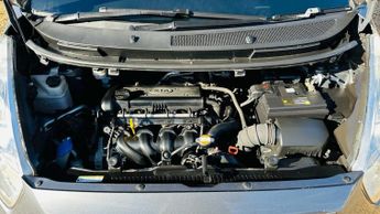 KIA VENGA 1.6 2 MPV 5dr Petrol Auto Euro 5 (123 bhp)