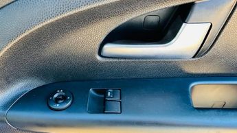 KIA VENGA 1.6 2 MPV 5dr Petrol Auto Euro 5 (123 bhp)
