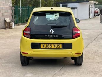 RENAULT TWINGO 1.0 SCe Play Hatchback 5dr Petrol Manual Euro 5 (70 ps)
