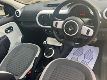 RENAULT TWINGO 1.0 SCe Play Hatchback 5dr Petrol Manual Euro 5 (70 ps)