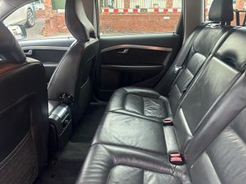 VOLVO XC70 2.4 D5 SE Lux Estate 5dr Diesel Geartronic AWD Euro 5 (215 ps)