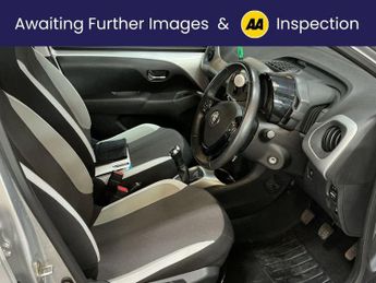 TOYOTA AYGO 1.0 VVT-i x-play Hatchback 5dr Petrol Manual Euro 6 (68 ps) - AA