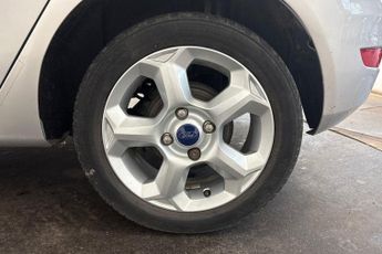 FORD FIESTA 1.25 Edge Hatchback 5dr Petrol Manual (129 g/km, 81 bhp) 15In Al