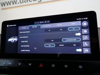 MG MG4 64kWh SE Long Range Hatchback 5dr Electric Auto (203 ps)