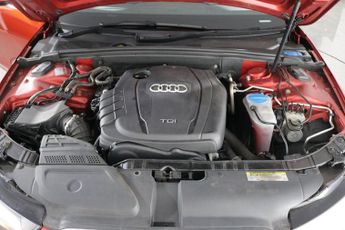AUDI A4 AVANT 2.0 TDIe SE Technik Estate 5dr Diesel Manual Euro 5 (s/s) (136 p