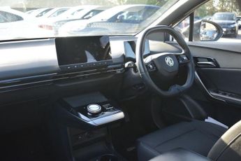 MG MG4 51kWh SE Hatchback 5dr Electric Auto (170 ps)