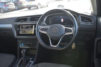 VOLKSWAGEN TIGUAN 1.4 TSI 13kWh Life SUV 5dr Petrol Plug-in Hybrid DSG Euro 6 (s/s