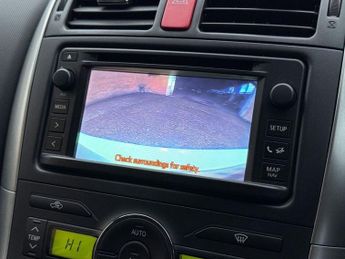 TOYOTA AURIS 1.8 VVT-h T Spirit Hatchback 5dr Petrol Hybrid CVT Euro 5 (s/s) 