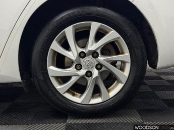 TOYOTA AURIS 1.8 VVT-h Icon Tech Touring Sports 5dr Petrol Hybrid CVT Euro 6 